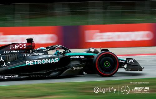 Signify x Mercedes-AMG PETRONAS F1 Team_BargeBoard 2